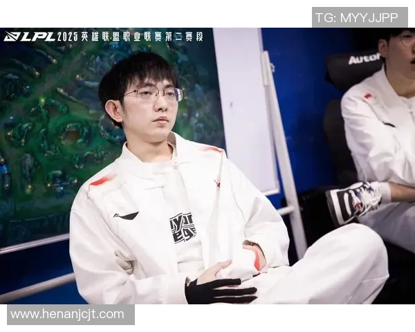 英雄联盟战术解析：深入探讨FPX中路选手的突破策略与表现