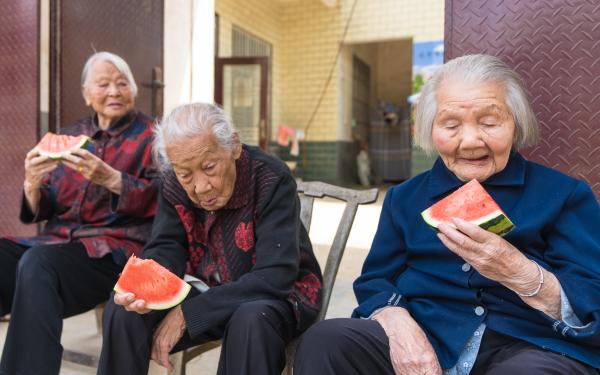 谈球吧官方西平县破解乡村“十化”成绩之乡风粗俗化(图2)